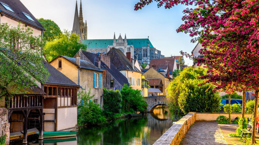 Chartres: An Artistic Weekend in 8 Stages