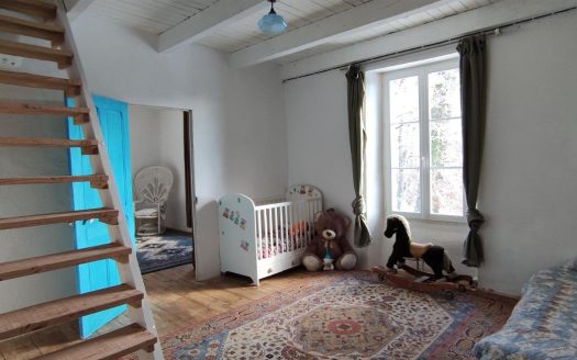 Charming 17th Century Renovated Farmhouse with Guest House