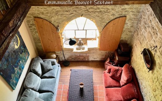 LALINDE, 230sqm character stone house, 2 gîtes, swimming-pool, barn, fenced land with wood, 3 min from all commodities