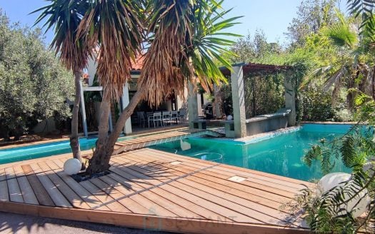 Villa contemporaine 6 pièces avec piscine et jardin paysager