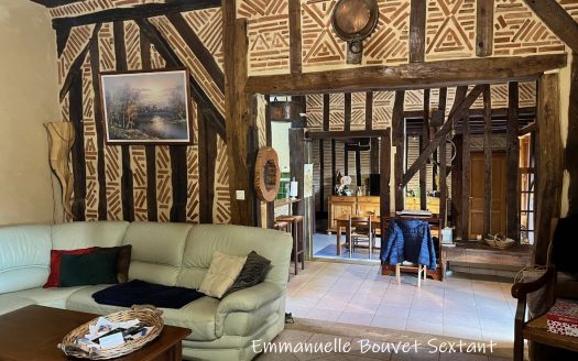 Bergerac 15-20 min, typical character house from Perigord, gîte and garages, in quiet little hamlet in countryside
