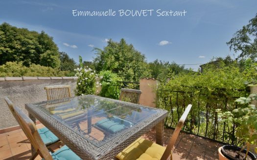 Bergerac, large and charming town house close to city-centre, amenities, river, 5 bedrooms