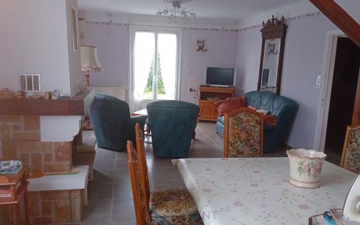 Maison 6 pièces avec terrain et dépendances