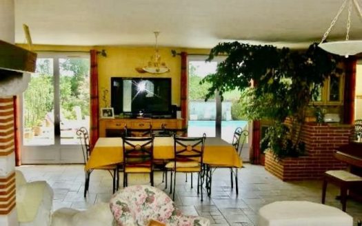 HOUSE IN THE COUNTRYSIDE WITH BEAUTIFUL VIEW, SWIMMING POOL AND QUIET, IN THE FULL NATURE