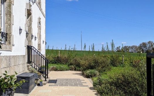 Stunning 4 bedroom bourgeois house in the countryside, with enclosed garden