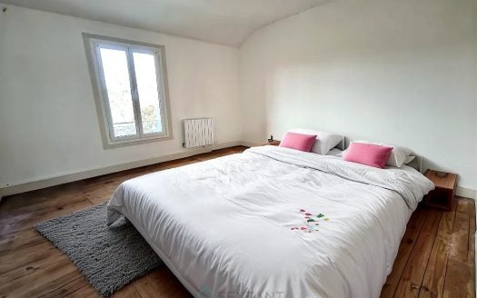 BERGERAC, HOUSE WITH 2 BEDROOMS AND GARDEN