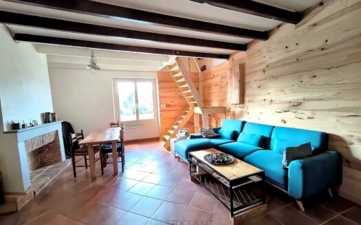 LARGE VILLAGE HOUSE, BETWEEN LALINDE AND BERGERAC