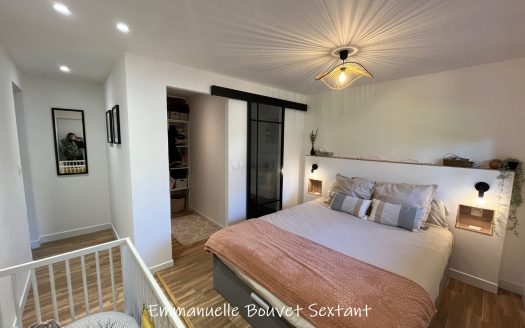 BERGERAC, left river-bank, semi detached house, 4 bedrooms with an ensuite on ground floor, veranda, cellar, garage, garden