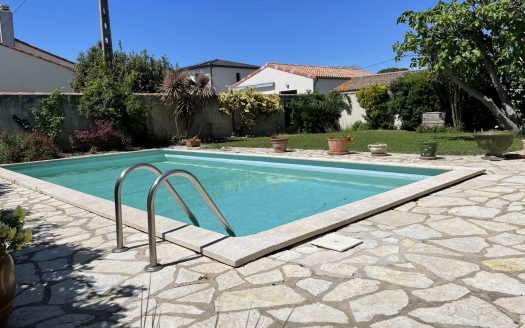 PROVENCE FRANCE – ISTRES – 6-room family house with swimming pool – 150 sqm/635 sqm
