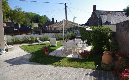 Real estate complex: residential house, gîte, outbuildings