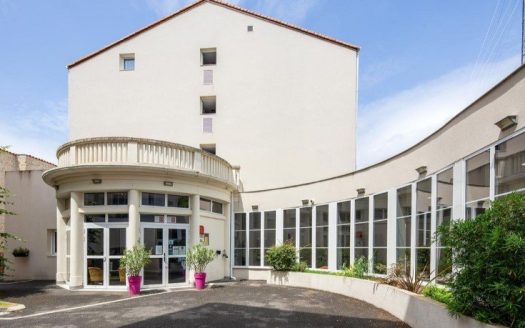 RENTAL INVESTMENT – NIORT – Residence Appart&apos;City Confort Niort Centre*** – 5.93% profitability.