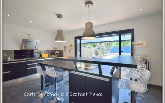 Town house fully renovated, long term sell