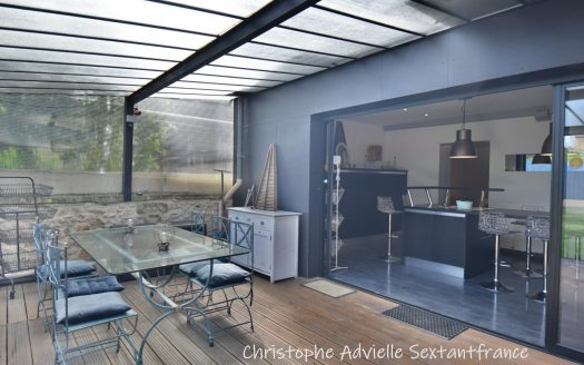 Town house fully renovated, long term sell
