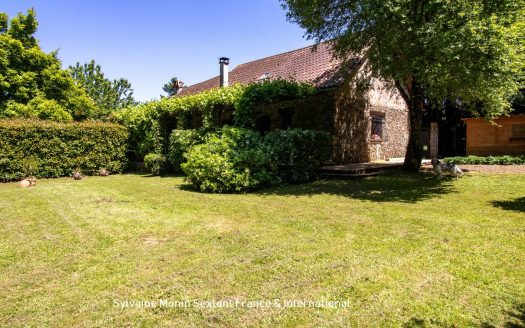 Charming renovated stone house with enclosed garden