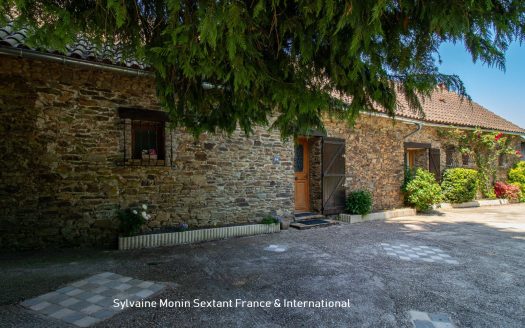 Charming renovated stone house with enclosed garden