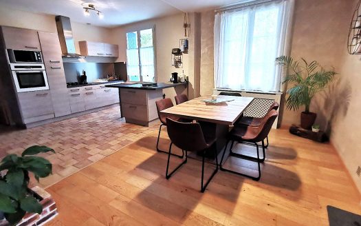 Renovated old house – quiet and sought-after area of Amboise
