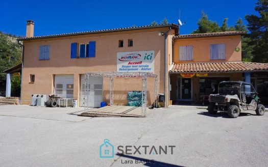 Between Senez and Castellane – Tourist complex with hotel, campsite, restaurant and swimming pool in the Gorges du Verdon