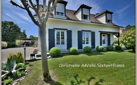 Detached house, fully renovated with 3 bedrooms, 2 shower rooms , plot of 1300 square meters