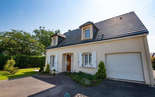 Pavillon individuelle, avec garage et jardin