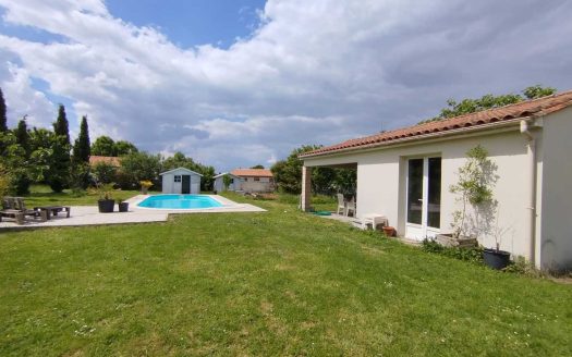 SINGLE-STORY HOUSE – 125M² – 6 ROOMS – 3 BEDROOMS – GARDEN 1324M² – SWIMMING POOL