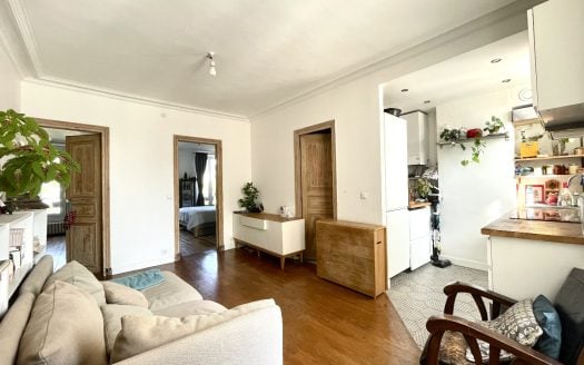 Charming 3-room apartment, bathed in sunlight with no wasted space