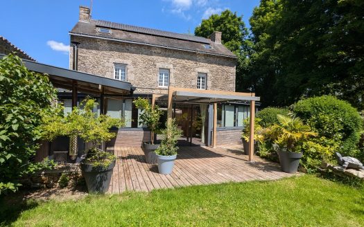 Large stone property with land and outbuildings