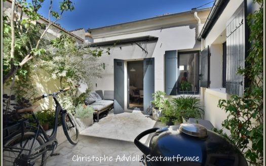 Bergerac center, detached tiny house all on the ground floor, fully renovated
