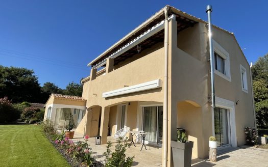 Rognes – Stylish villa in a green haven, 6/7 rooms with upscale finishes on 4,500 sqm
