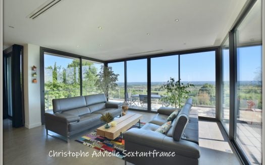 Detached villa , panoramic view on Bergerac Valley