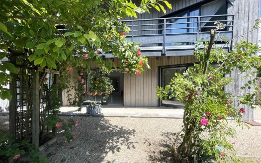 Architect-Designed Timber-Frame and Cladding House of 215sqm with Garden and Garage