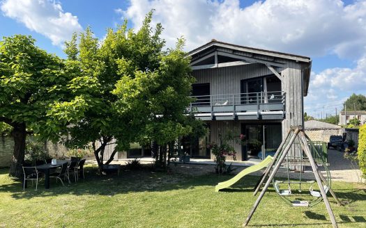 Architect-Designed Timber-Frame and Cladding House of 215sqm with Garden and Garage