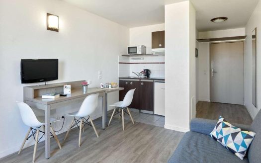 RENTAL INVESTMENT – SAINT CYR – Residence Zenitude Comfort Aparthotel Versailles, St Cyr l&apos;Ecole*** – 6.14% profitability