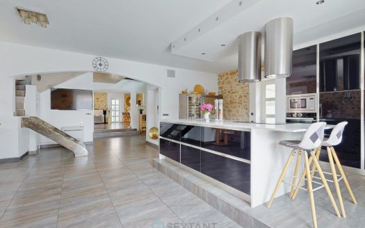 ISTRES – Magnificent VILLA T6 – 200sqm – with Swimming Pool and High-end Services