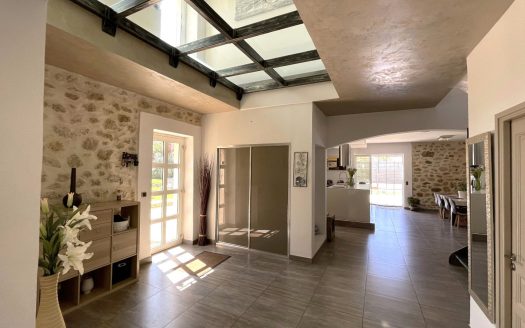 ISTRES – Magnificent VILLA T6 – 200sqm – with Swimming Pool and High-end Services