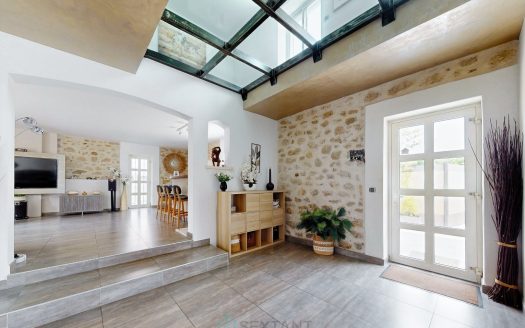 ISTRES – Magnificent VILLA T6 – 200sqm – with Swimming Pool and High-end Services