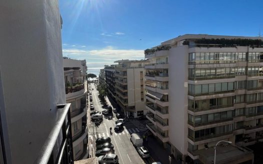 Cannes:1BR apartment, 40sqm, ideally located near the beaches on Bd de la Croisette