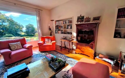 BERGERAC, CHARMING HOUSE WITH PANORAMIC VIEW