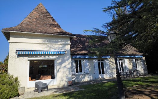 BERGERAC, CHARMING HOUSE WITH PANORAMIC VIEW