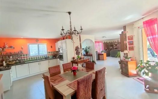 GROUND FLOOR HOUSE CLASSIFIED A,  ALONG DORDOGNE VALLEY