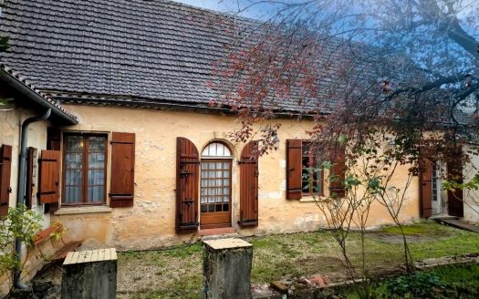 BERGERAC. NEAR TOWN CENTER