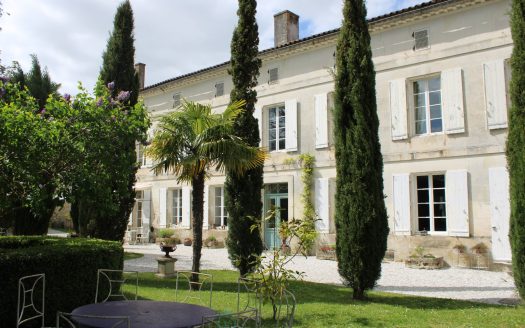 EXCEPTIONAL PROPERTY CLOSE TO COGNAC