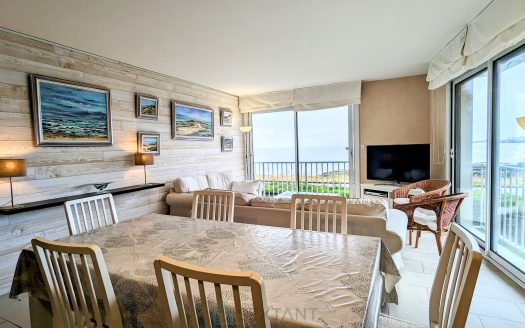 3 bedroom seafront appartment in Quiberon