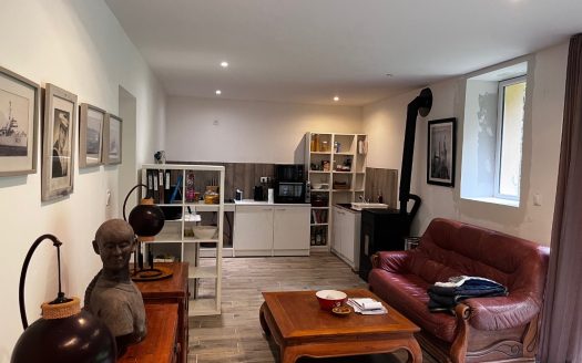 Semi-detached house, 1 bedroom, garden behind, Two large garages.