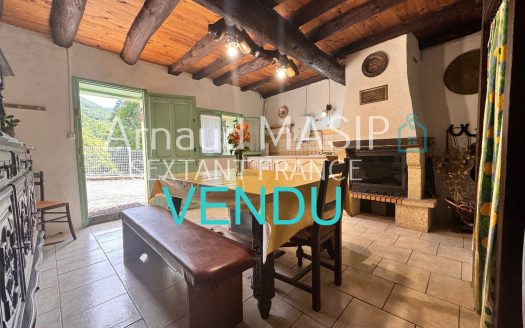 COSY VILLAGE HOUSE WITH GARDEN IN QUIET, COUNTRY LOCATION