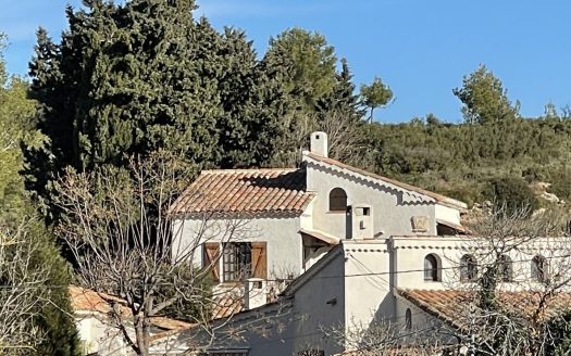 SOUTH OF FRANCE Atypical Villa 230sqm / 1400sqm with Swimming Pool and Breathtaking View of the Etang de Berre