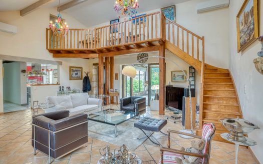 MONBAZILLAC : OLD CELLAR TURNED INTO SPACIOUS AND COMFORTABLE HOUSE