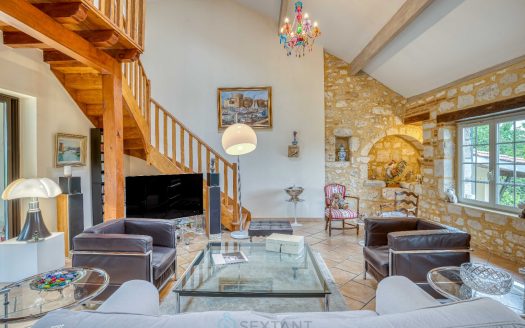 MONBAZILLAC : OLD CELLAR TURNED INTO SPACIOUS AND COMFORTABLE HOUSE