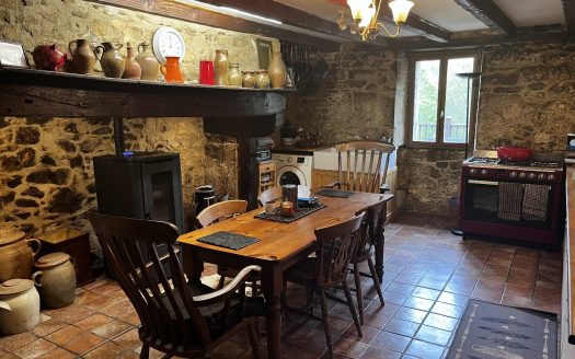 Independant large stone house in the countryside, with amazing views, garden and forest. 12,127 sqm