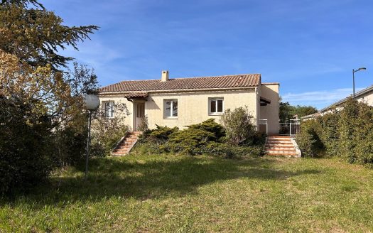 Detached House on over 1400sqm of land