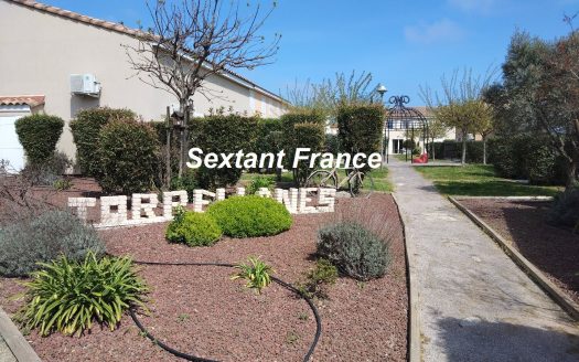 VILLA T2 35 M². FURNISHED. TERRACE. CAR PARK.